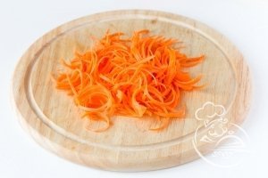 Новогодний салат с мандаринами и морковью